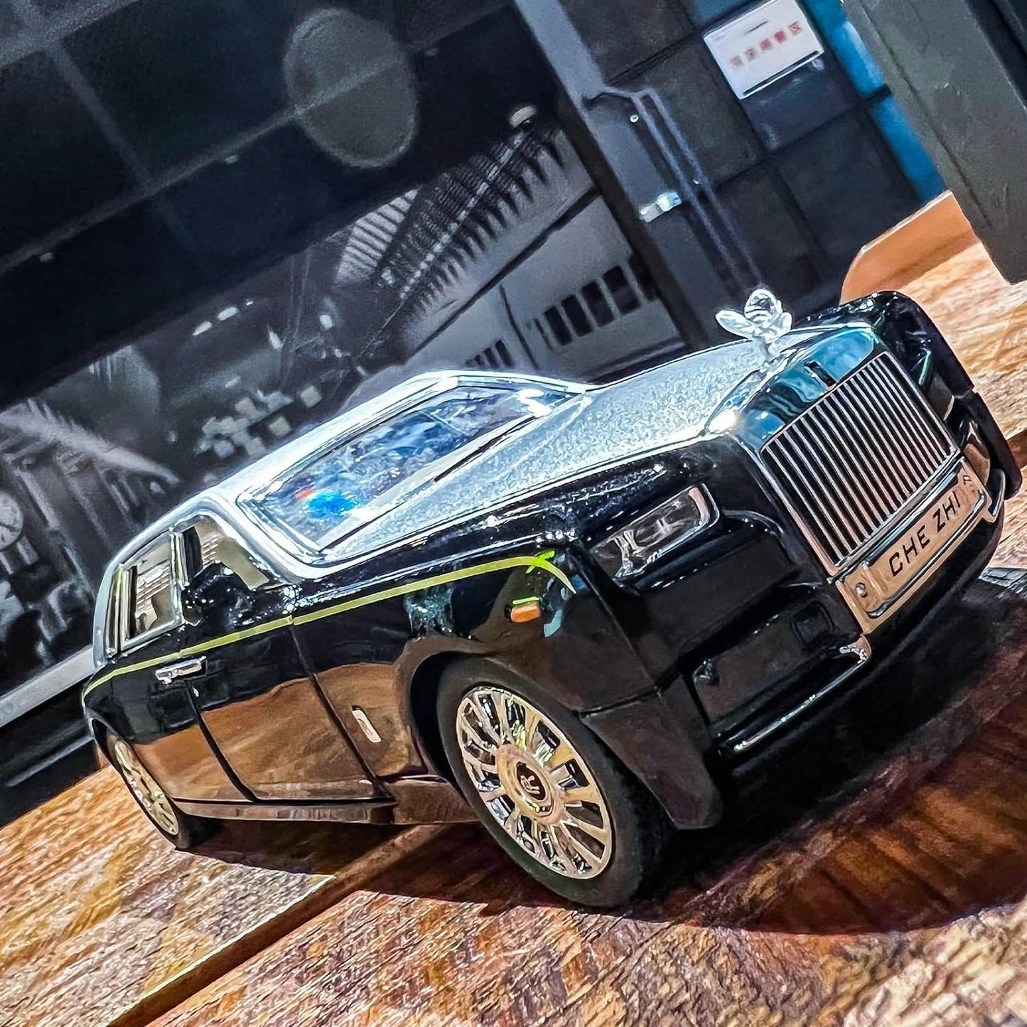 KIDLYCO Rolls Royce Large Size 1:24 Luxury Die-Cast Car with Pull Back, Lights & Sound